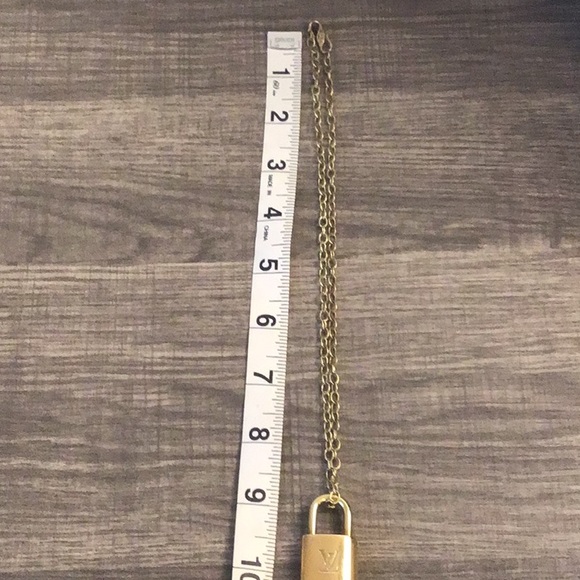 LV Lock Necklace - Picture 6 of 7
